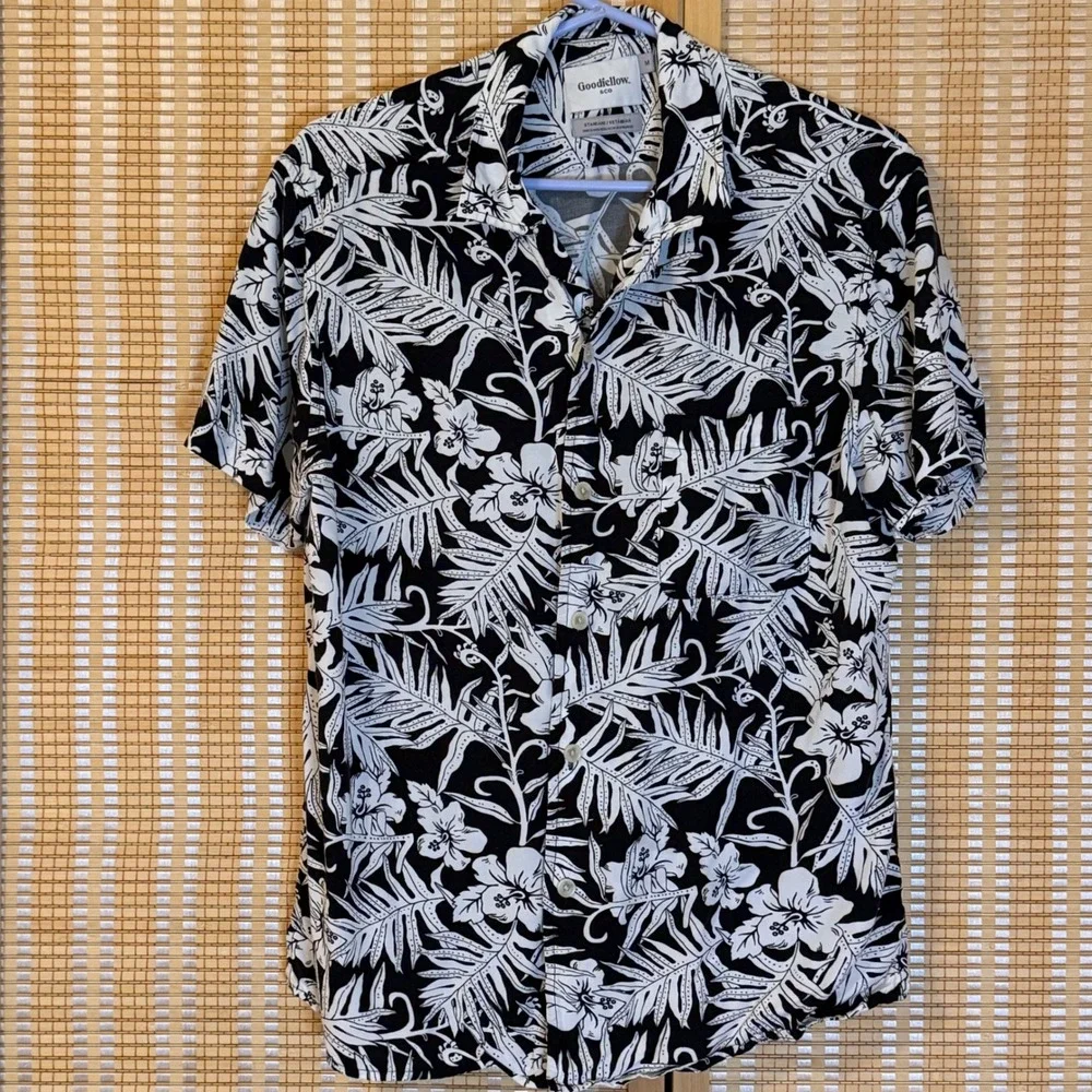 Goodfellow & Co Mens Medium Black White Tropical Floral‎ Rayon Button Down Shirt